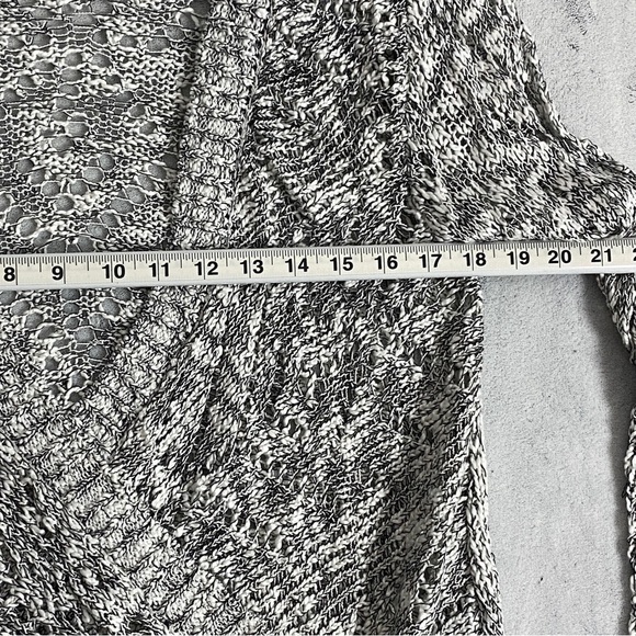 Reitmans Open Front Shark Bite Cardigan Size Medium Light Knit Heather Grey - Picture 8 of 10